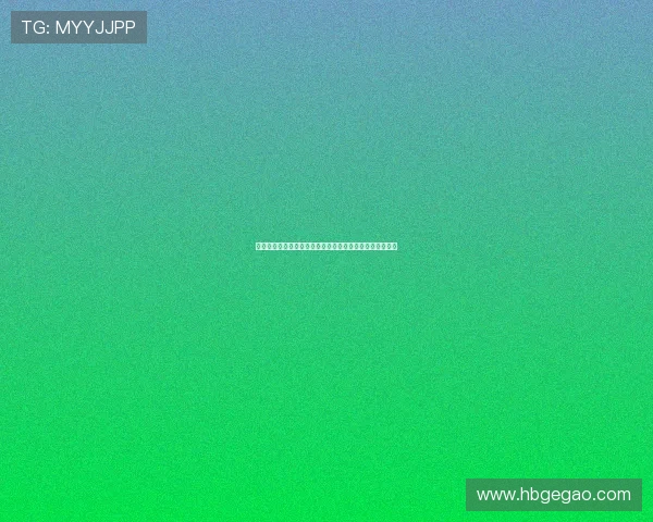 佐野夏芽：在光影交织的世界里，绽放独一无二的艺术之花